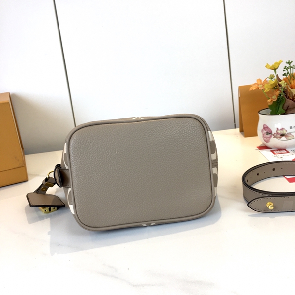 ルイヴィトンバッグ角部分ディテール